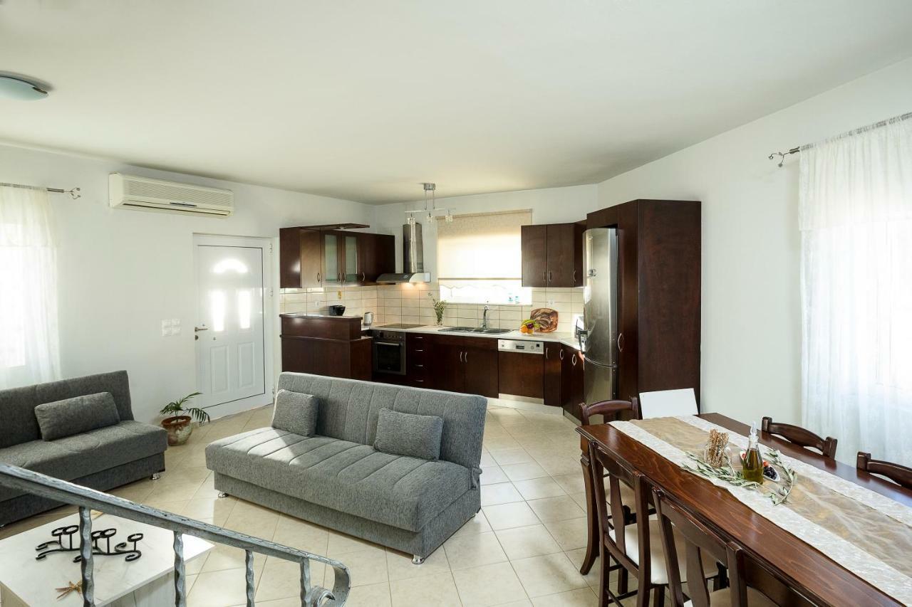 팔라사르나 Sea Side House Rapanas 빌라 외부 사진